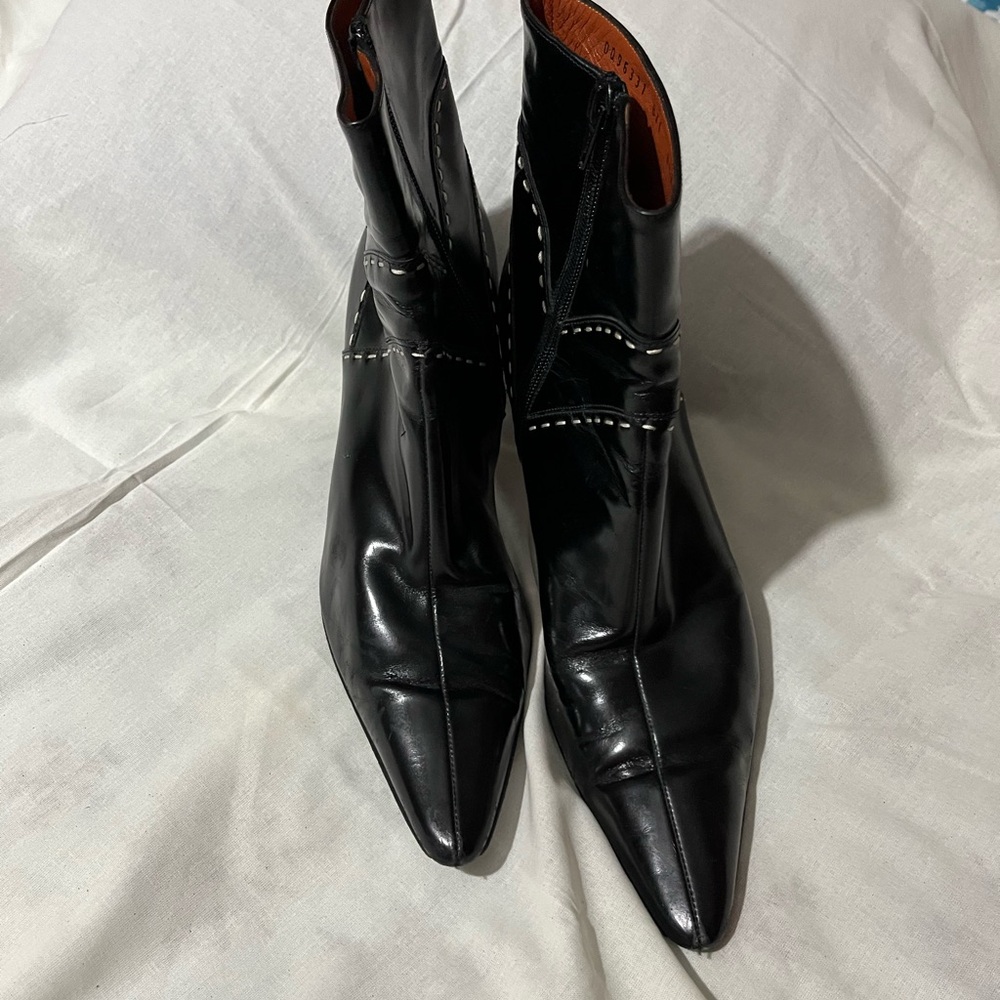 Salvatore Ferragamo Black Pointed Leather Ankle Boots